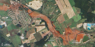 Illustration for article titled Hungary's river of death, as seen from space